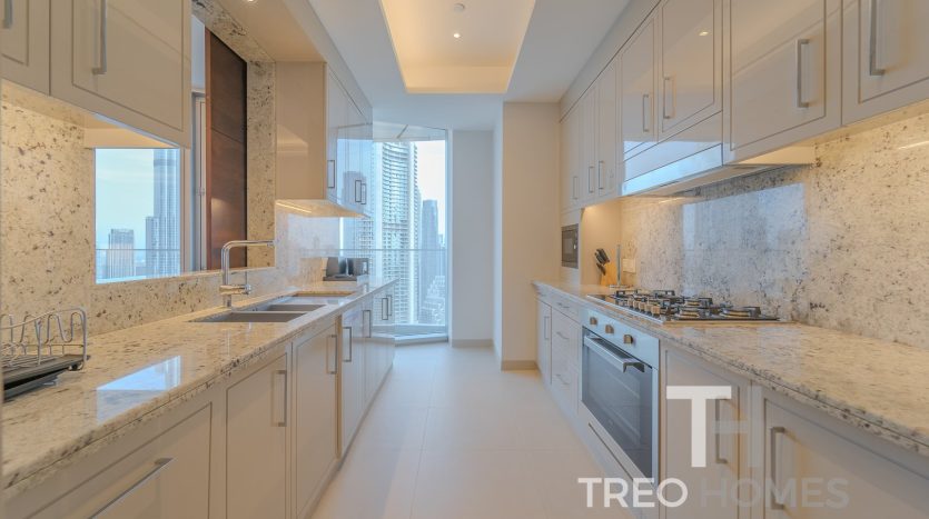 Apartment on Burj Khalifa, Dubai, 3 bedrooms, 188 m2 / per year