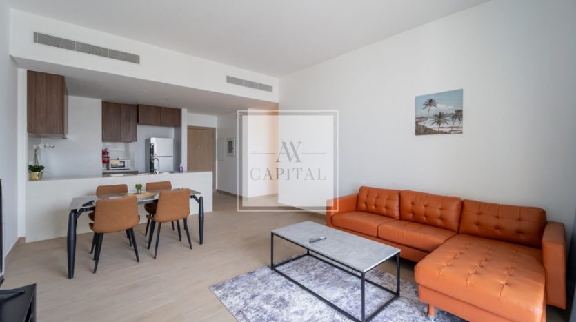 Apartment on Jumeirah, Dubai, 2 bedrooms, 111.7 m2 / per year