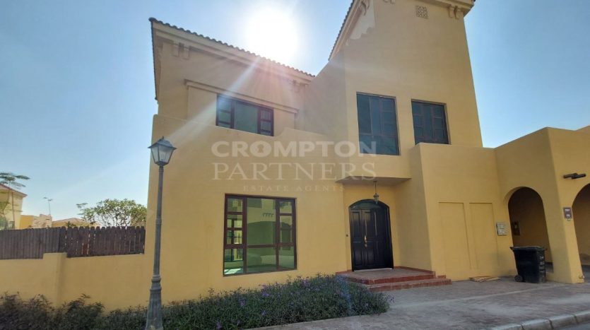 Вилла в Sas Al Nakheel, Абу-Даби, 4 спальни, 300 м2 / в год
