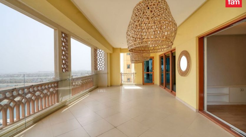 Apartment on Palm Jumeirah, Dubai, 3 bedrooms, 234.5 m2 / per year