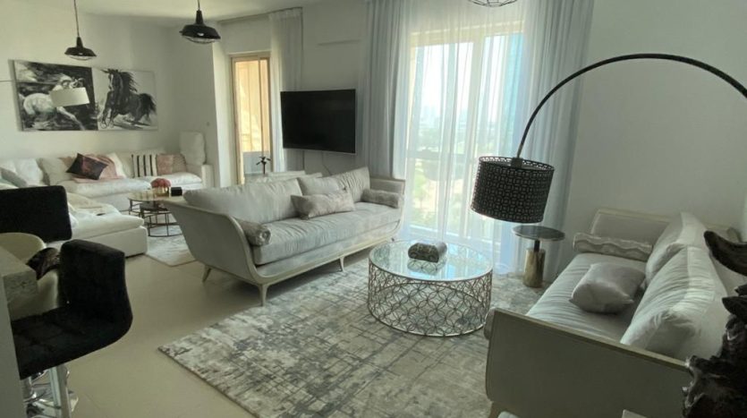 Квартира в The Views, Дубай, 2 спальни, 129.8 м2 / в год