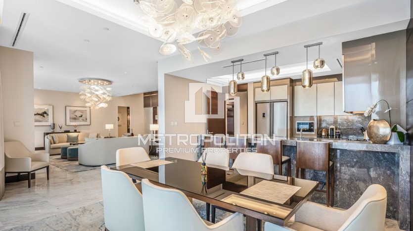 Apartment on Downtown Burj Dubai, 3 bedrooms, 448 m2 / per year