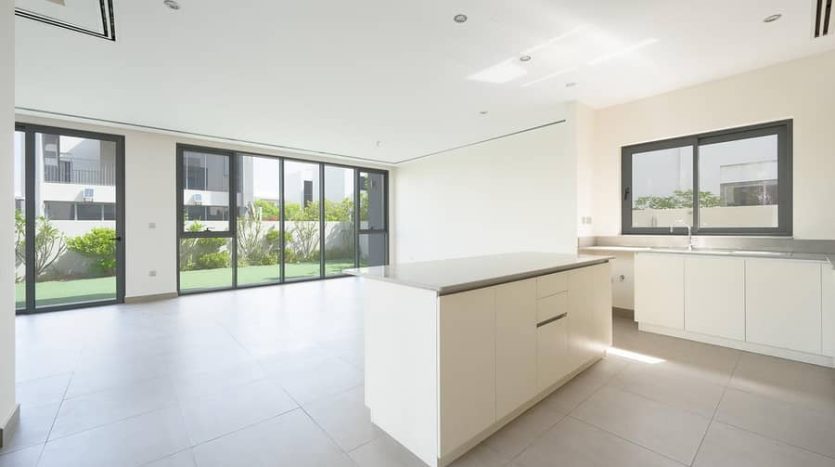 Villa on Dubai Hills Estate, 4 bedrooms, 456 m2 / per year