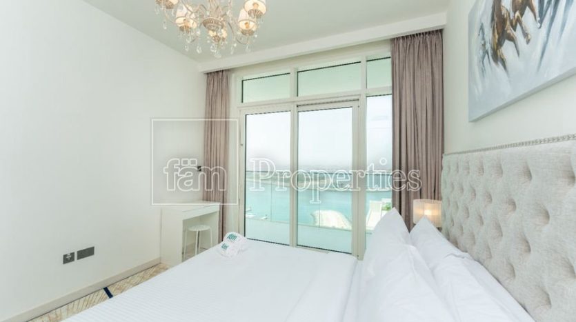 Apartment on Dubai Harbour, Dubai, 2 bedrooms, 129.5 m2 / per year