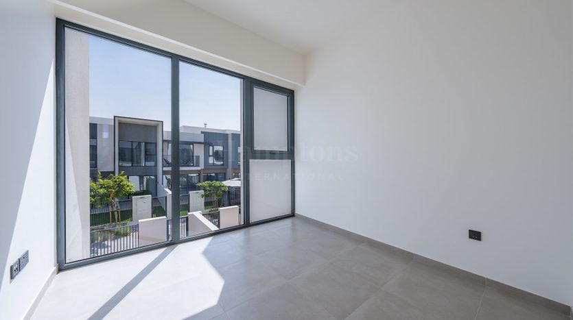 Townhouse on The Valley, Dubai, 3 bedrooms, 187.5 m2 / per year
