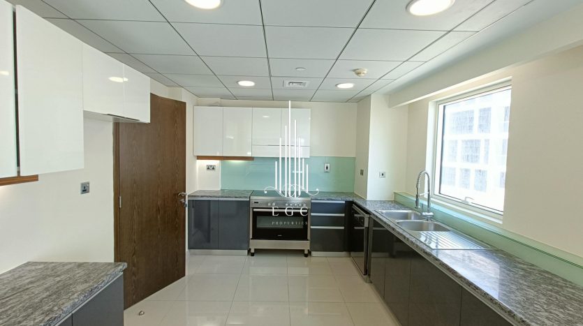 Apartment on Al Bateen, Abu-Dhabi, 3 bedrooms, 227.6 m2 / per year