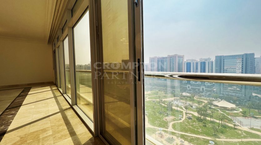 Apartment on Khalifa Street, Abu-Dhabi, 4 bedrooms, 280 m2 / per year