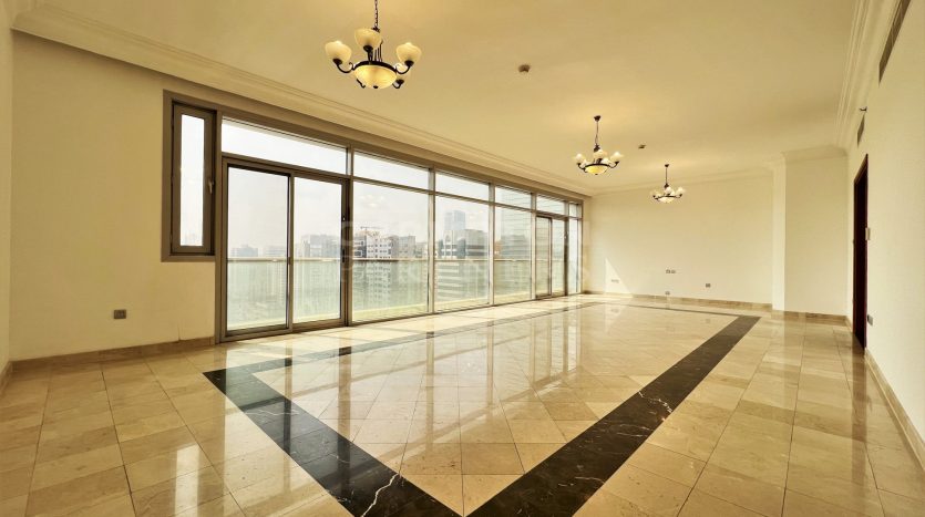 Apartment on Khalifa Street, Abu-Dhabi, 4 bedrooms, 280 m2 / per year