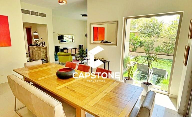 Villa on Al Raha Gardens, Abu-Dhabi, 4 bedrooms, 420 m2 / per month