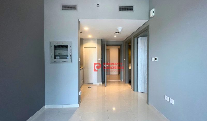 Apartment on Business Bay, Dubai, 1 bedroom, 44 m2 / per month