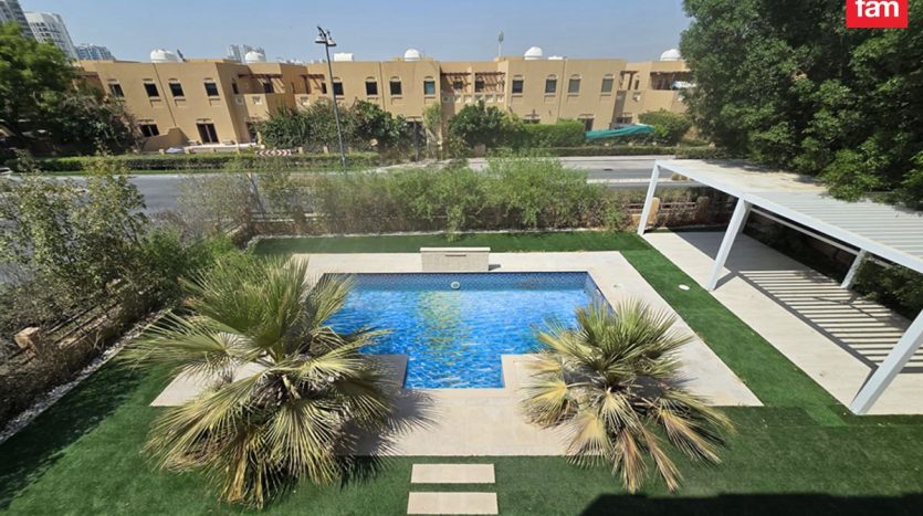 Villa on Al Furjan, Dubai, 3 bedrooms, 659.7 m2 / per year