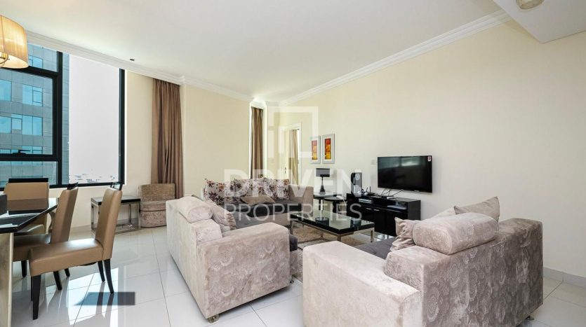 Apartment on Business Bay, Dubai, 1 bedroom, 94 m2 / per year