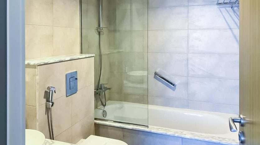 Квартира в Бизнес-Бэй, Дубай, 2 спальни, 80 м2 / в год