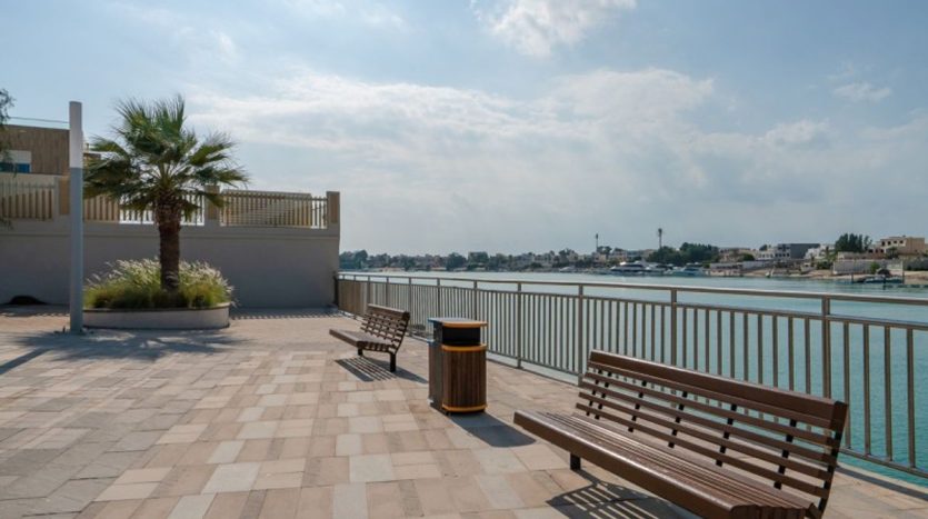 Commercial property on Marina Village, Abu-Dhabi, 4 bedrooms, 2093 m2  | Foto 1