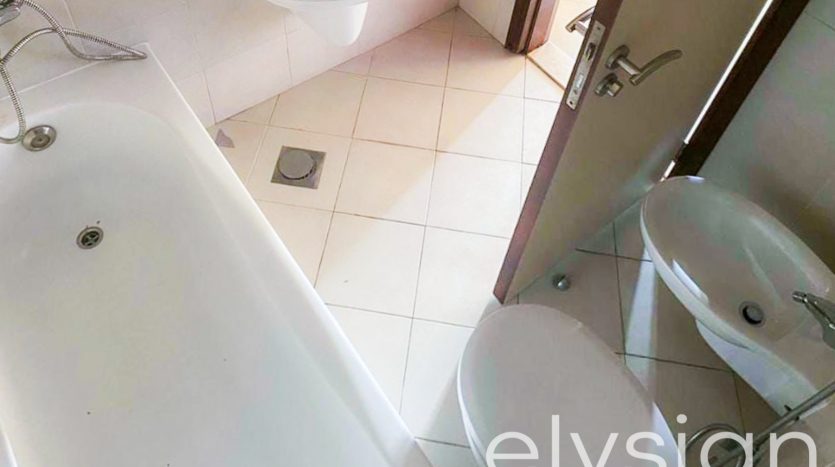 Apartment on Jumeirah Lake Towers, Dubai, 2 bedrooms, 122 m2 / per year
