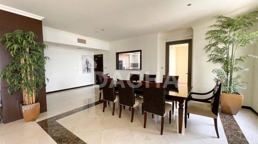 Apartment on Jumeirah Beach Residence, Dubai, 3 bedrooms, 246.5 m2 / per year