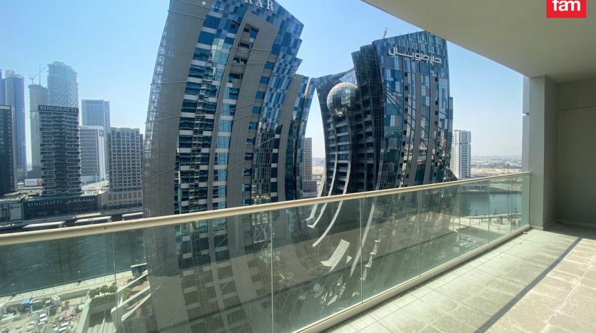 Apartment on Business Bay, Dubai, 2 bedrooms, 84.4 m2 / per year