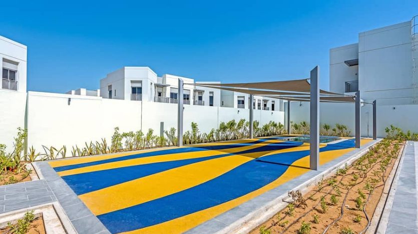 Villa on Umm Suqeim, Dubai, 5 bedrooms, 364 m2 / per year