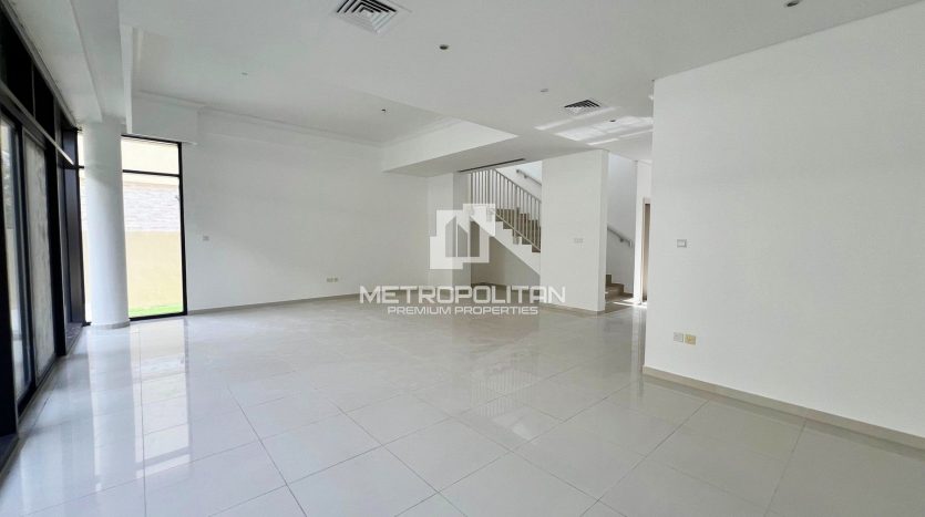 Villa on DAMAC Hills (Akoya by DAMAC), Dubai, 5 bedrooms, 450 m2 / per year