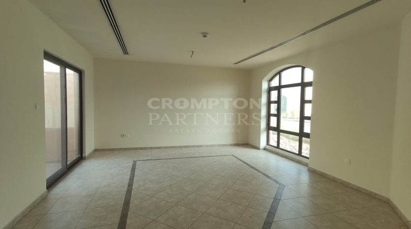 Villa on Sas Al Nakheel, Abu-Dhabi, 3 bedrooms, 220 m2 / per year