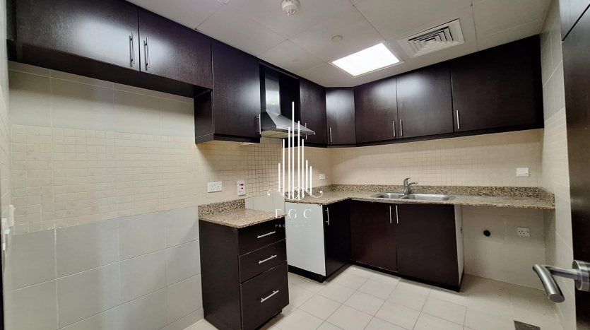 Apartment on Al Khalidiya, Abu-Dhabi, 2 bedrooms, 124 m2 / per year