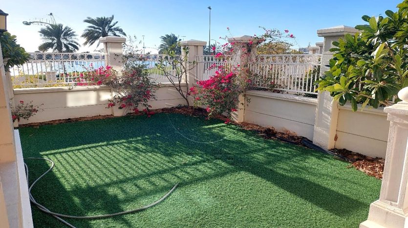 Villa on Khalifa City, Abu-Dhabi, 5 bedrooms, 743 m2 / per year