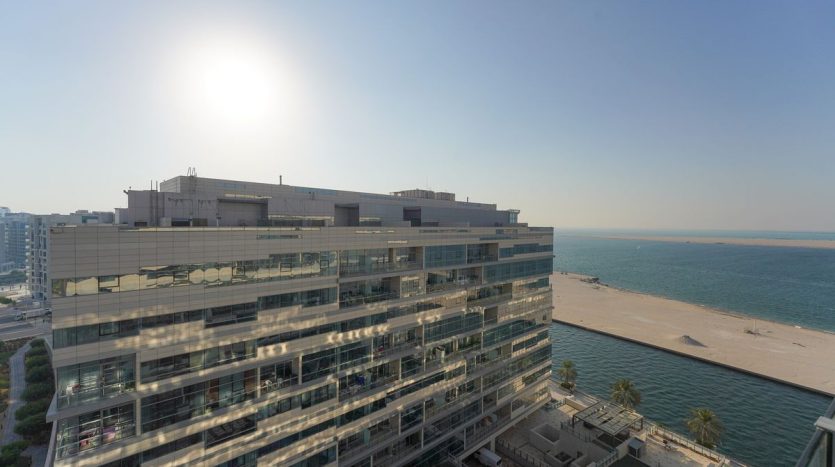 Apartment on Al Raha Beach, Abu-Dhabi, 3 bedrooms, 219 m2 / per year