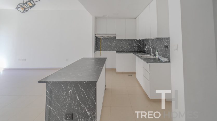 Townhouse on Town Square, Dubai, 4 bedrooms, 267 m2 / per year