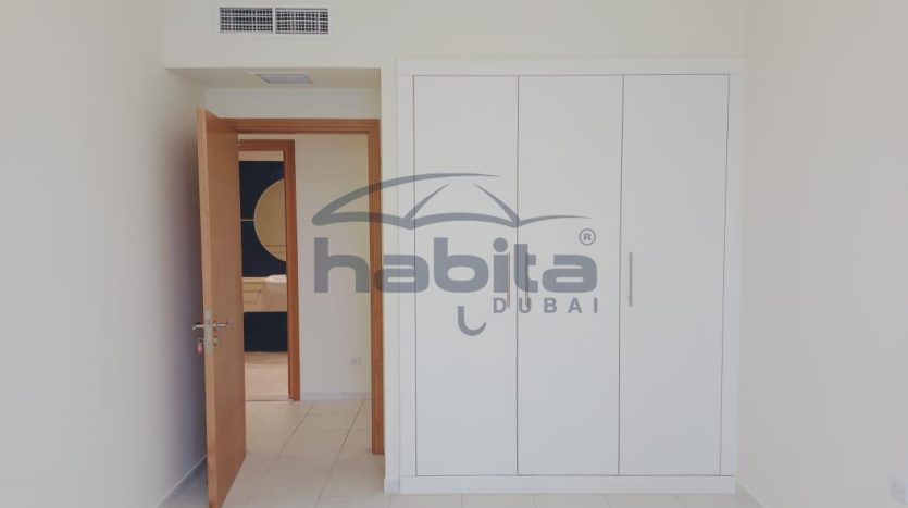 Apartment on Sheikh Zayed Road, Dubai, 2 bedrooms, 107.2 m2 / per year