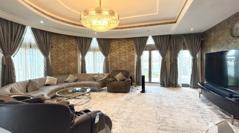 Вилла в Пальма Джумейра, Дубай, 6 спален, 650.32 м2 / в год