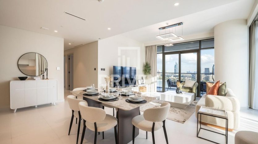 Apartment on Dubai Harbour, Dubai, 4 bedrooms, 163 m2 / per year