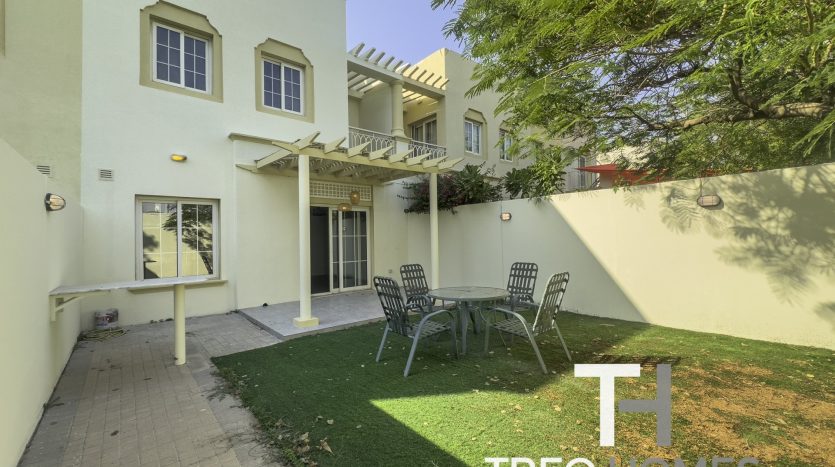 Villa on The Springs, Dubai, 2 bedrooms, 153 m2 / per year