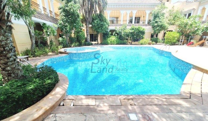 Villa on Al Safa, Dubai, 4 bedrooms, 325.2 m2 / per year