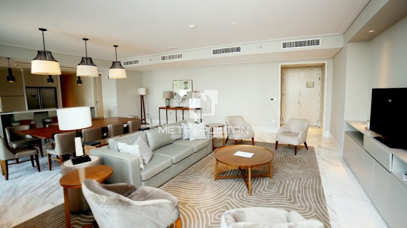 Apartment on Downtown Burj Dubai, 4 bedrooms, 261 m2 / per year