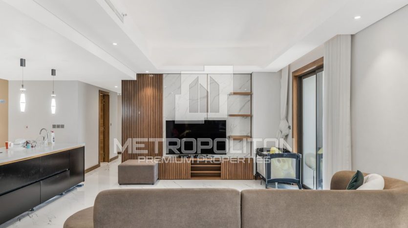 Apartment on Jumeirah Beach Residence, Dubai, 3 bedrooms, 168 m2 / per year