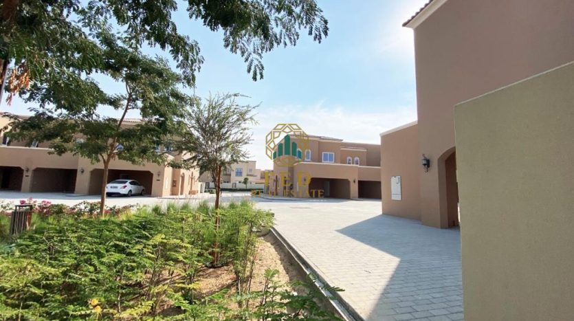 Таунхаус в Dubai Land, 4 спальни, 215 м2