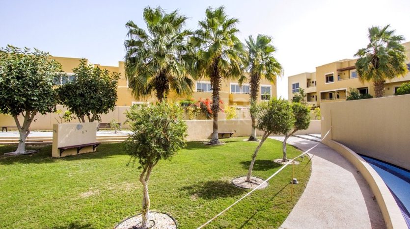 Вилла в Al Raha Gardens, Абу-Даби, 4 спальни, 288.9 м2 / в год