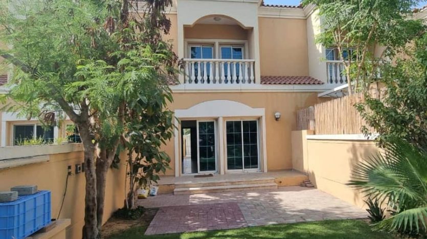 Townhouse on Jumeirah Village Triangle, Dubai, 1 bedroom, 180 m2 / per year