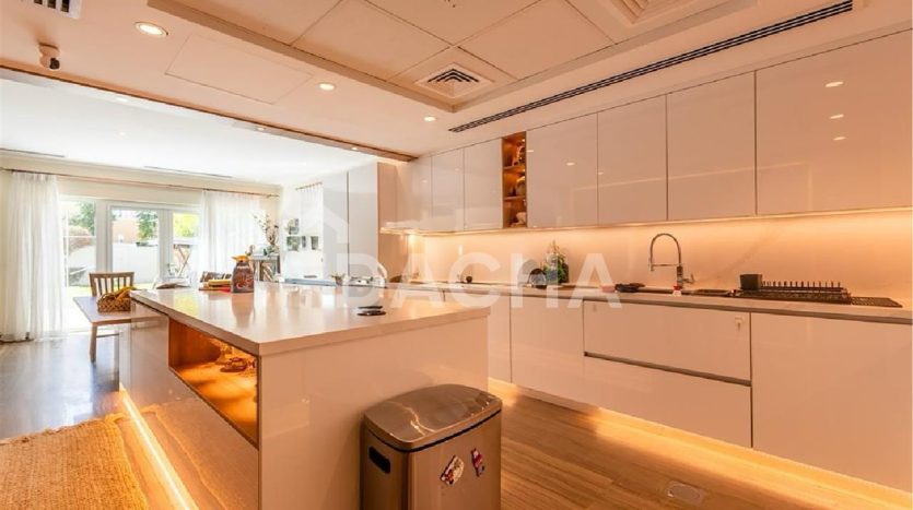 Villa on Jumeirah Park, Dubai, 5 bedrooms, 750.2 m2  | Foto 3
