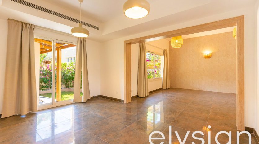Villa on The Lakes, Dubai, 3 bedrooms, 249 m2  | Foto 2