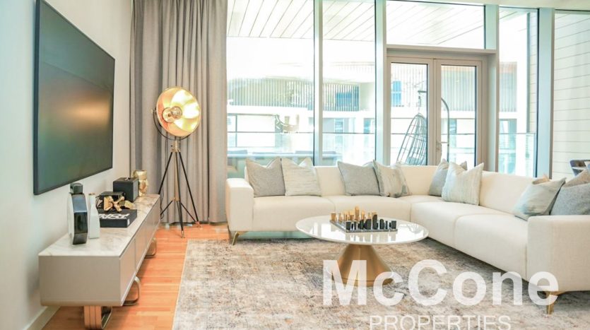 Apartment on Bluewaters, Dubai, 1 bedroom, 107.21 m2 / per year