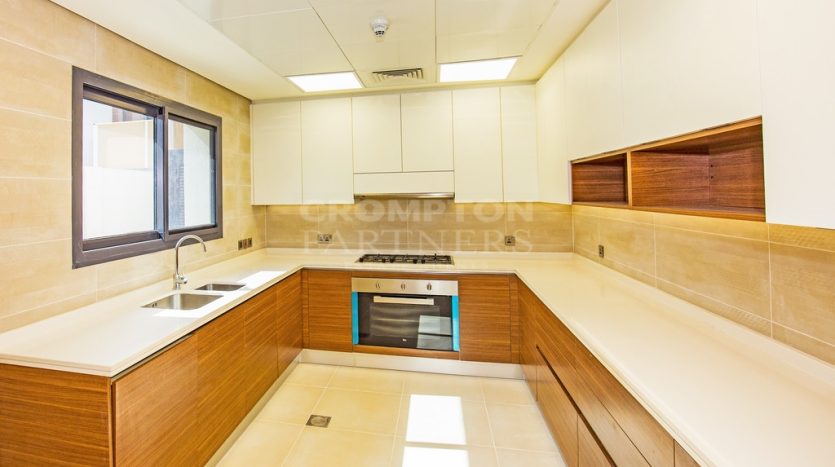 Villa on Yas Island, Abu-Dhabi, 4 bedrooms, 529.5 m2 / per year