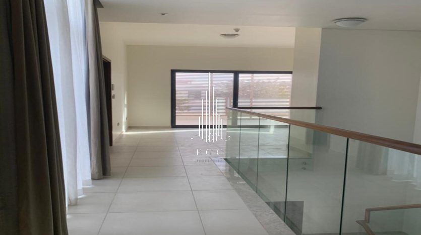 Villa on Yas Island, Abu-Dhabi, 5 bedrooms, 850 m2 / per year
