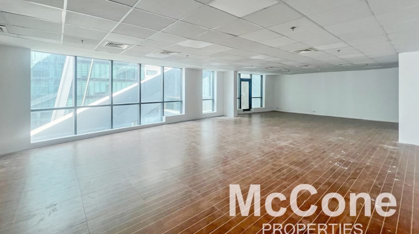 Office on Business Bay, Dubai, 125.33 m2 / per year