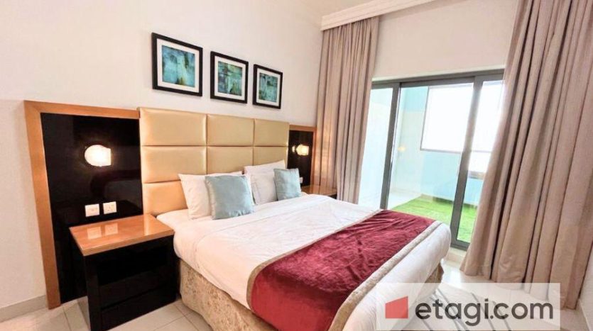 Apartment on Business Bay, Dubai, 1 bedroom, 92.8 m2 / per year