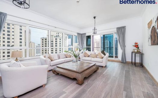 Apartment on Dubai Marina, 4 bedrooms, 236 m2 / per year
