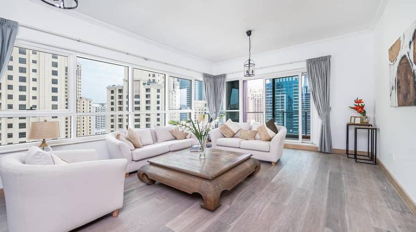 Apartment on Dubai Marina, 4 bedrooms, 236 m2 / per year