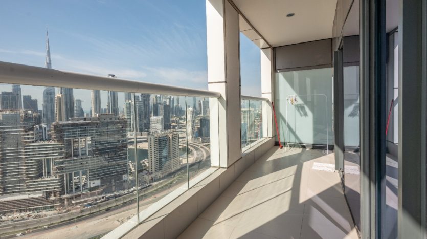 Apartment on Business Bay, Dubai, 1 bedroom, 91.04 m2 / per month