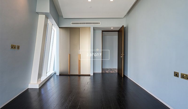 Apartment on Dubai Marina, 4 bedrooms, 181.7 m2 / per year