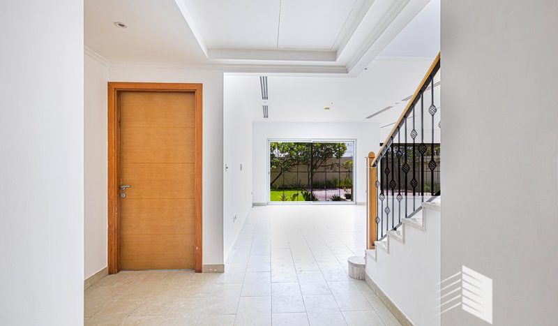 Villa on Jumeirah Park, Dubai, 4 bedrooms, 314.85 m2 / per year